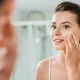 Descubra como fazer um skincare facial eficaz em casa. Torne sua rotina de beleza mais prática e saudável seguindo estas dicas incríveis!